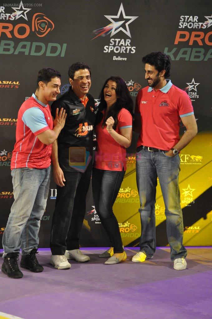 Aamir Khan, Aishwarya Bachchan , Abhishek Bachchan at Pro Kabbadi Match in NSCI on 26th July 2014