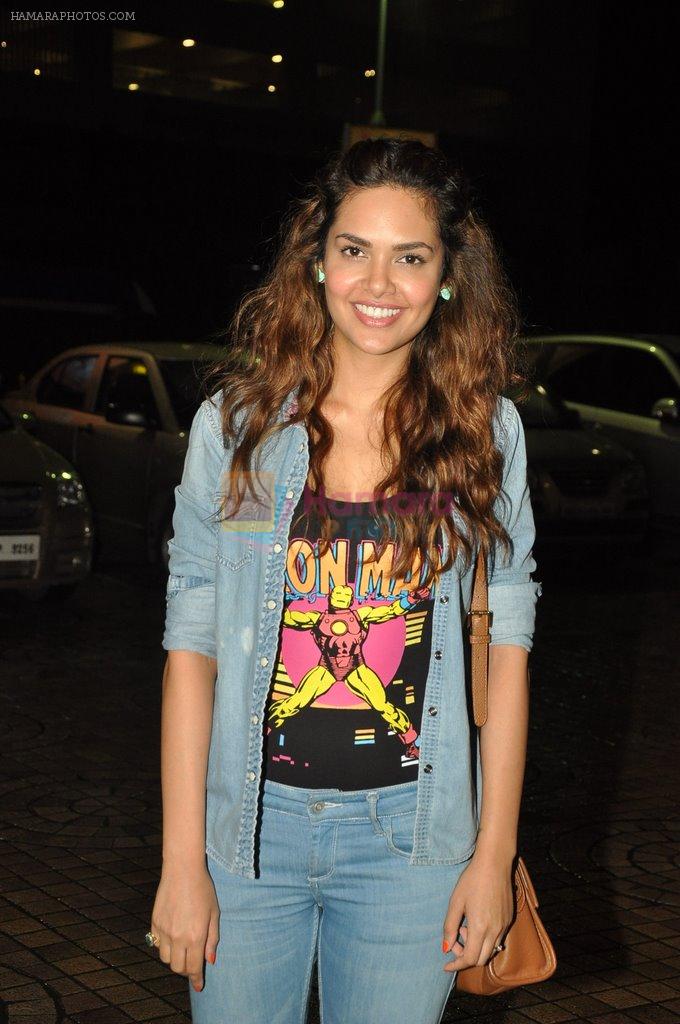 Esha Gupta snapped during Kick Screening in Bandra, Mumbai on 26th July 2014