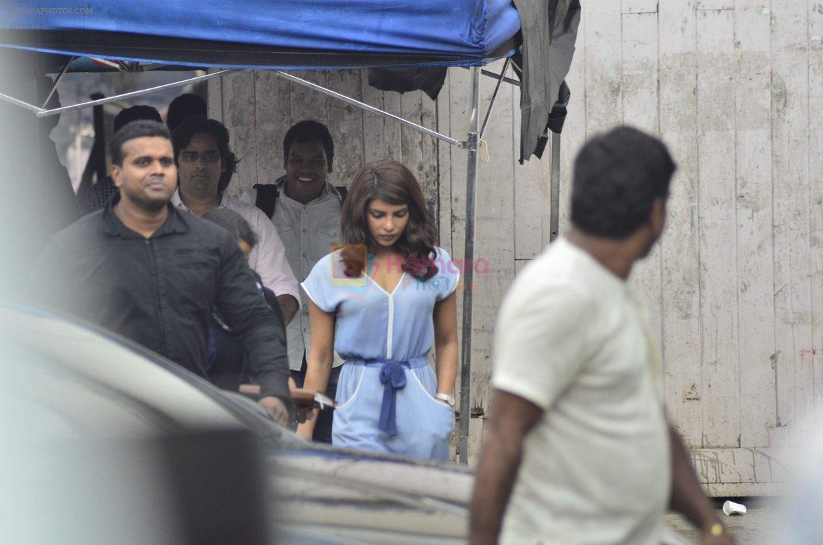 Priyanka Chopra snapped on the sets of Dil Dhadakne Do in Bandra, Mumbai on 5th Aug 2014