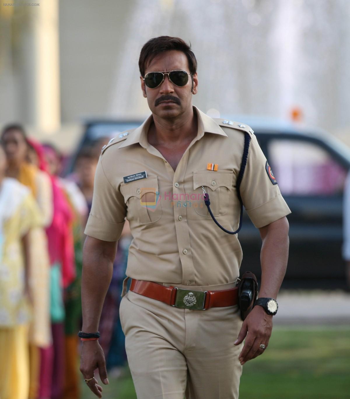 Ajay Devgan in the still from movie Singham Returns / Singham Returns -  Bollywood Photos, image size:1200x1366