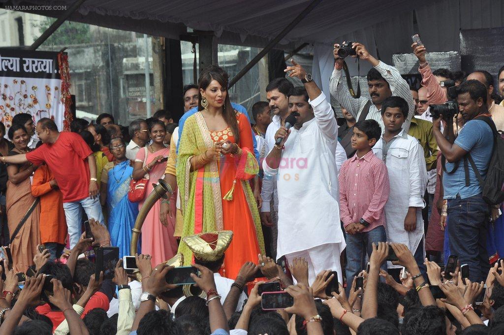 Bipasha Basu, Chunky Pandey at Ram Kadam Dahi Handi in Mumbai on 18th Aug 2014