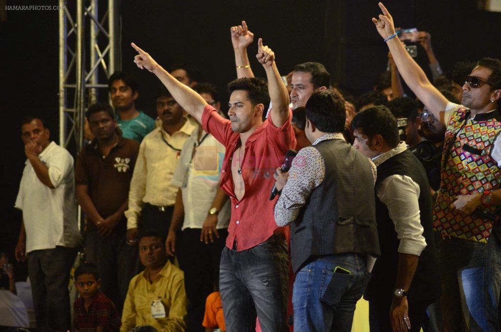 Varun Dhawan at Sachin Ahir's dahi handi in Mumbai on 18th Aug 2014