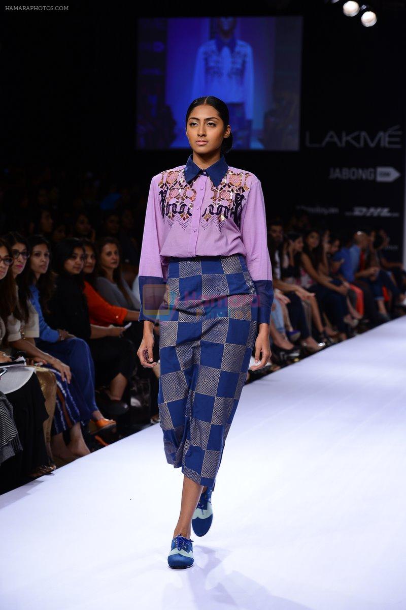 Model walk the ramp for Karishma Sahani at Lakme Fashion Week Winter Festive 2014 Day 2 on 20th Aug 2014