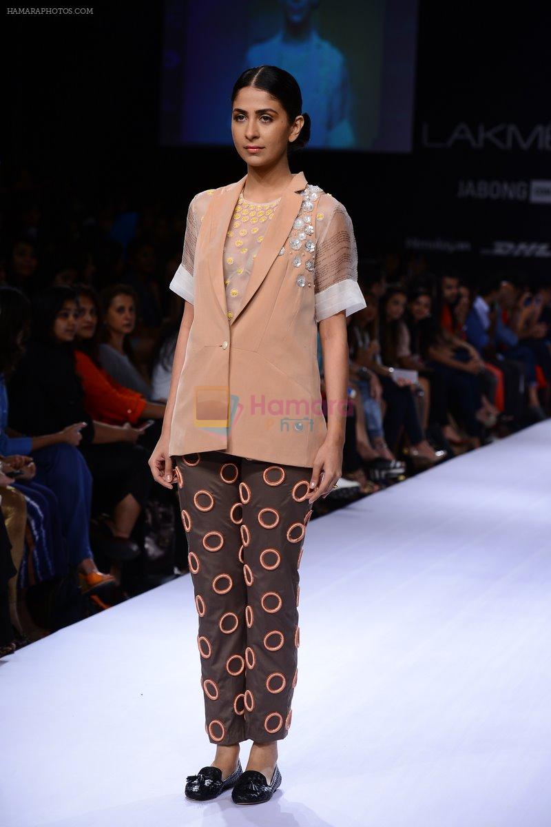Model walk the ramp for Archana Rao at Lakme Fashion Week Winter Festive 2014 Day 2 on 20th Aug 2014