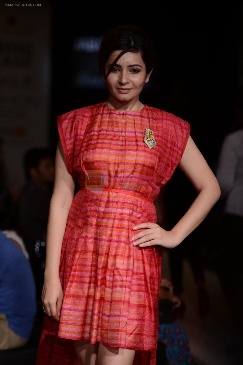 Shonali Nagrani walk for Swati Vijaygarge at Lakme Fashion Week Winter Festive 2014 Day 3 on 21st Aug 2014