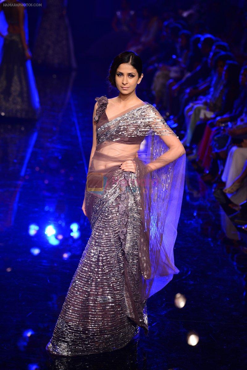 Model walk the ramp for Manish Malhotra at LFW 2014 Day 6 on 24th Aug 2014