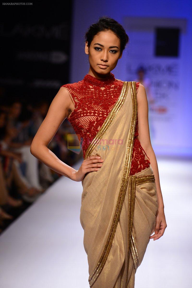 Model walk the ramp for Sonaakshi Raaj at LFW 2014 Day 6 on 24th Aug 2014