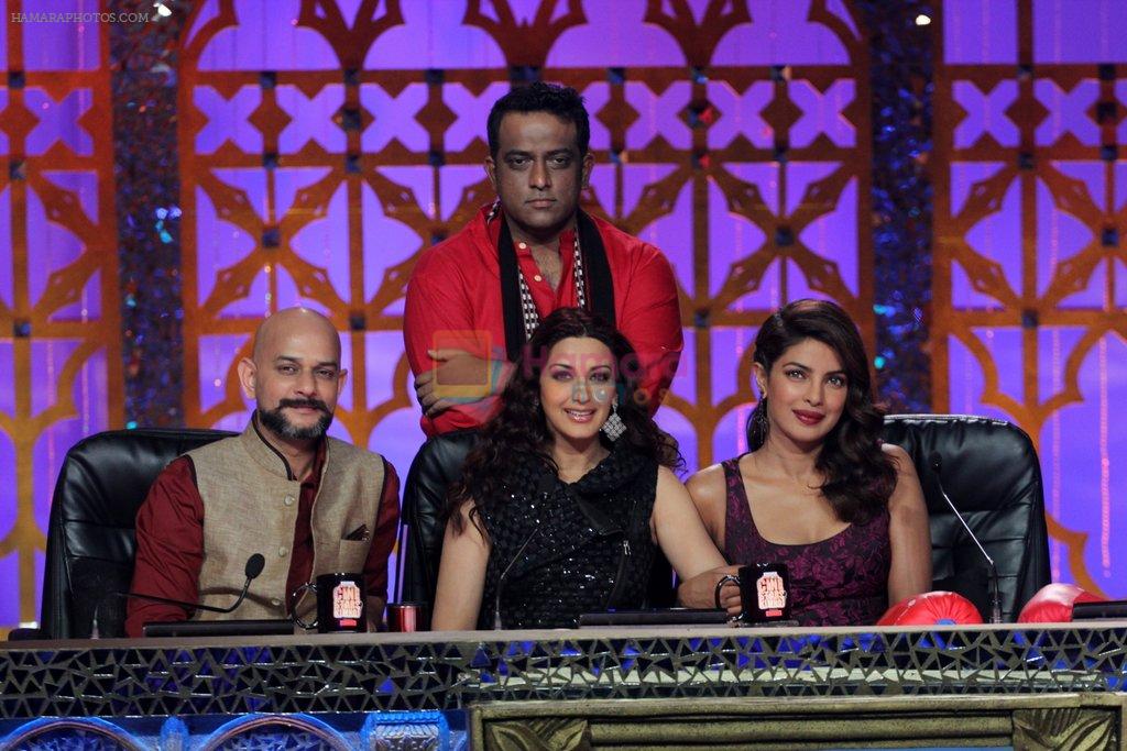Priyanka Chopra on the sets of Cine stars ki khoj on 25th Aug 2014