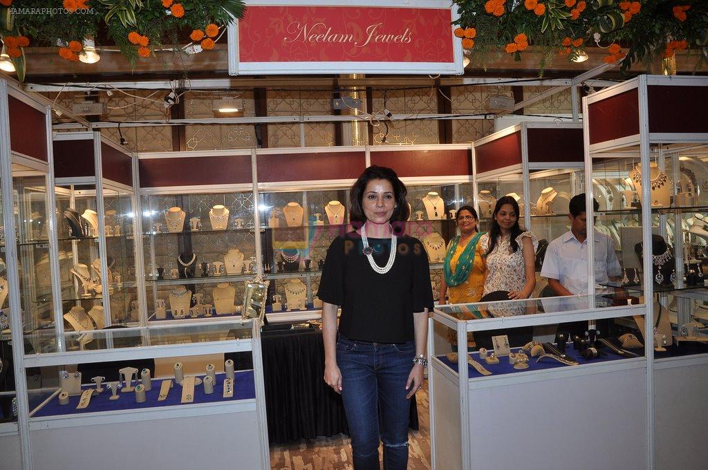 Neelam Kothari at Araish in Four Seasons on 26th Aug 2014