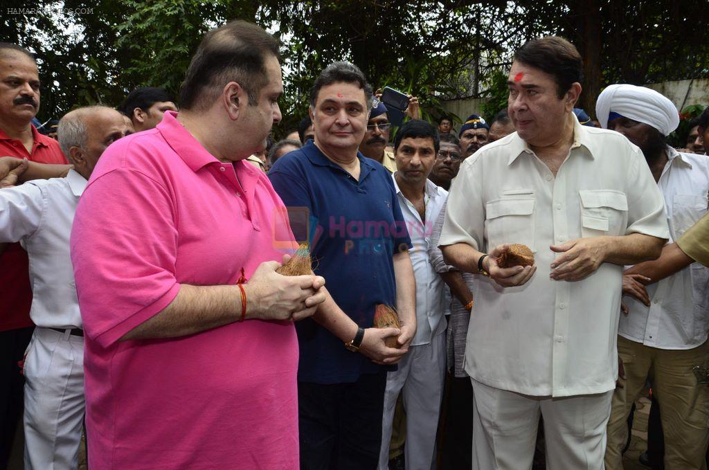 Randhir Kapoor, Rishi Kapoor, Rajiv Kapoor at RK Studio's Ganpati Visarjan 2014 in Mumbai on 7th Sept 2014