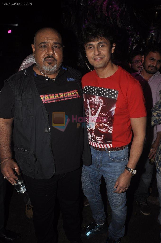 Sonu Nigam at the Launch of Pyaar Mein Dil Pe song from Tamanchey in Royalty, Mumbai on 10th Sept 2014