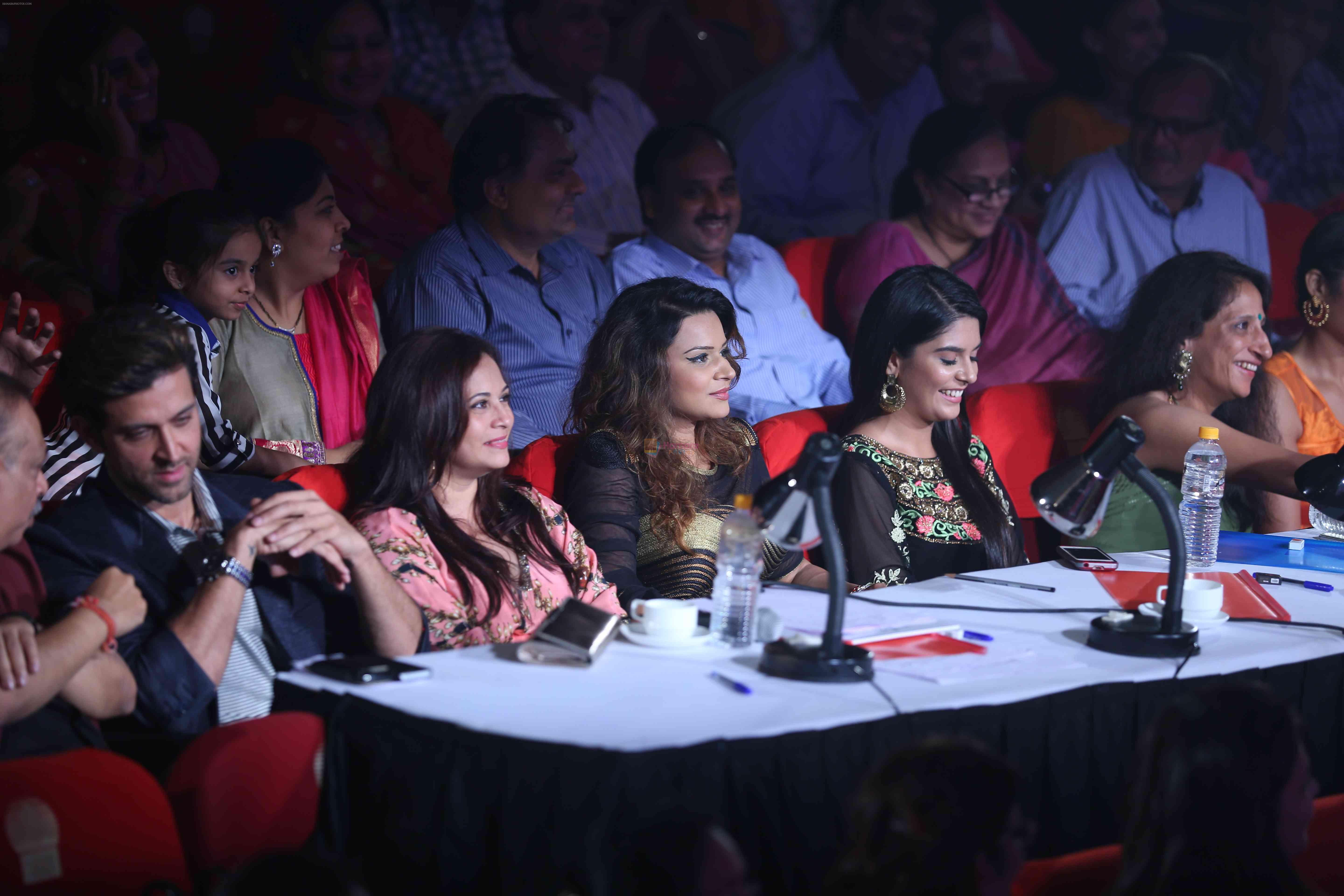 Hrithik Roshan, Aashka Goradia, Manasi Joshi Roy, Pooja Gor at Gujrat Jalso Day 2 in Mumbai on 12th Sept 2014
