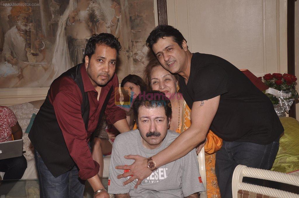 Mika Singh, Arman Kohli at Arman Kohli's father birthday in Mumbai on 16th Sept 2014
