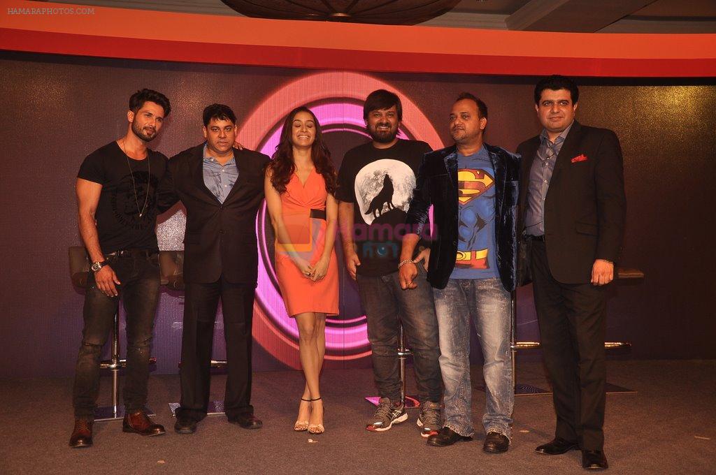 Shahid Kapoor, Cyrus Broacha, Shraddha Kapoor, Wajid, Sajid  at Haider promotion with Club Samsung in Mumbai on 17th Sept 2014