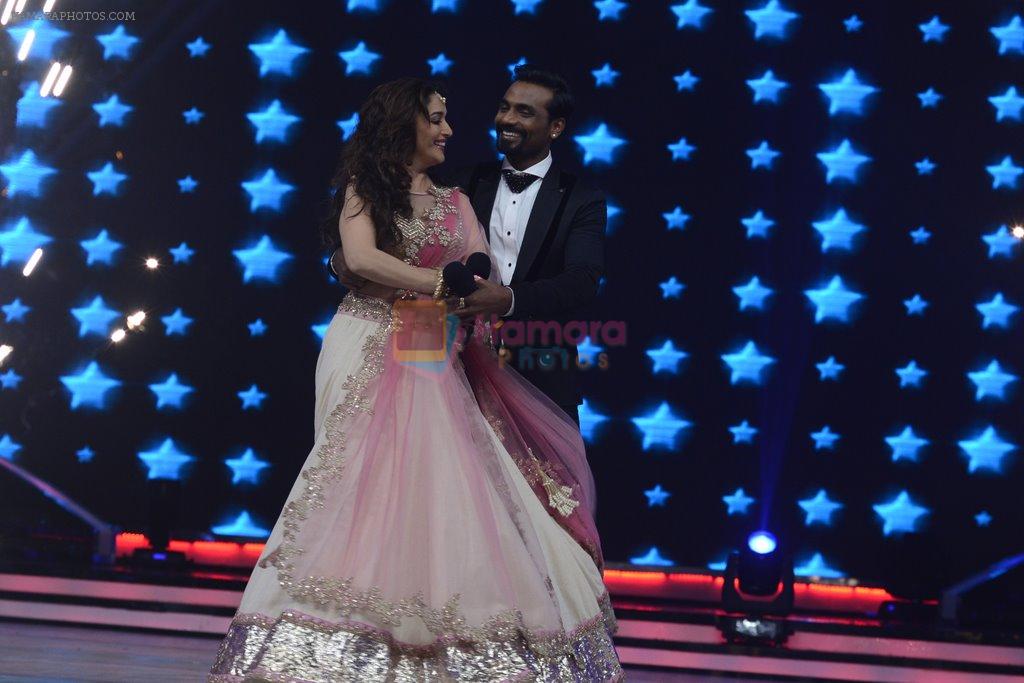 Madhuri Dixit, Remo D Souza at the grand finale of Jhalak Dikhhla Jaa in Filmistan, Mumbai on 18th Sept 2014