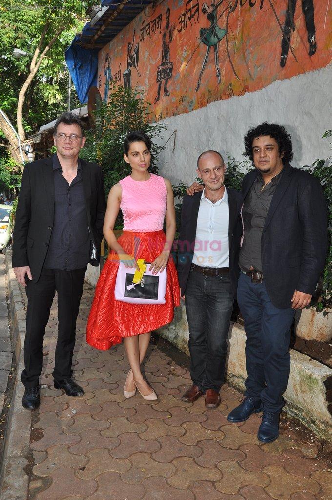 Kangana Ranaut snapped in Olive on 20th Sept 2014