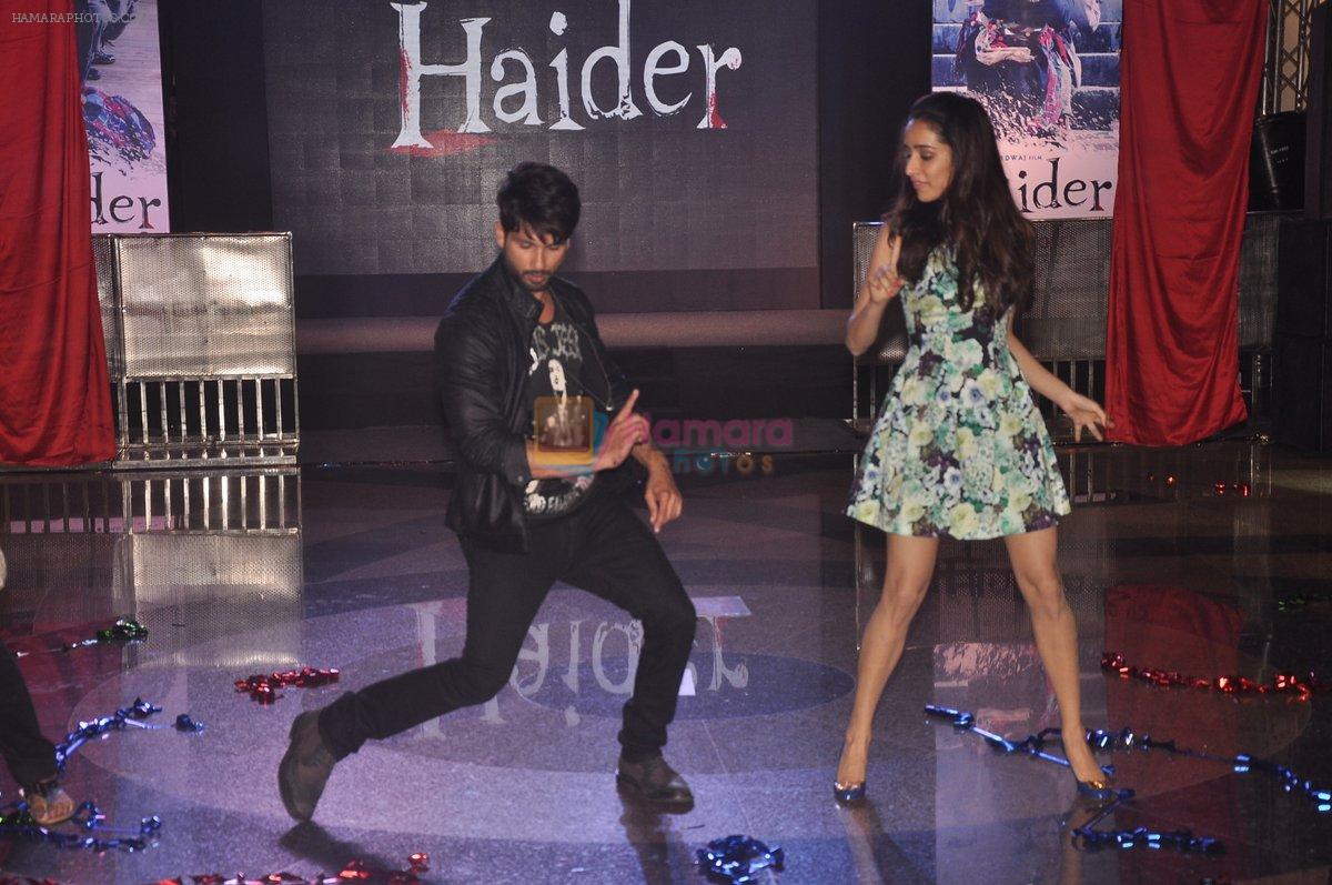 Shahid Kapur & Shraddha Kapoor unveil Haider Song with Flash mob in Mumbai on 19th Sept 2014