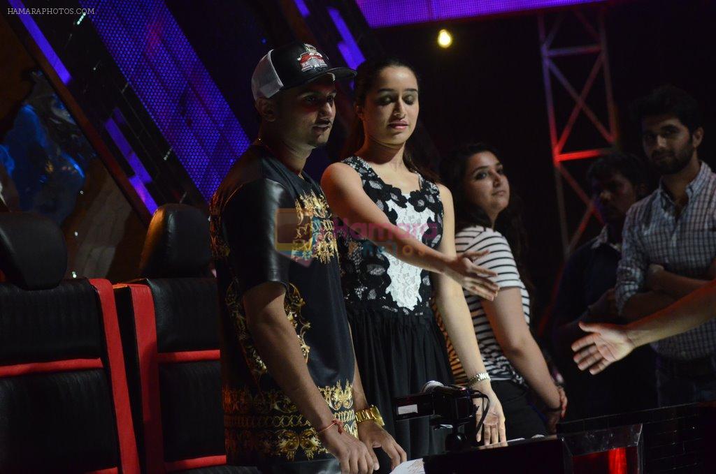 Shraddha Kapoor, Yo Yo Honey Singh on the sets of RAW Stars on 24th Sept 2014