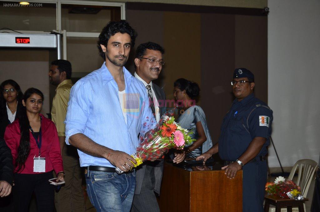 Kunal Kapoor at giving back ngo event in Nehru Centre on 25th Sept 2014