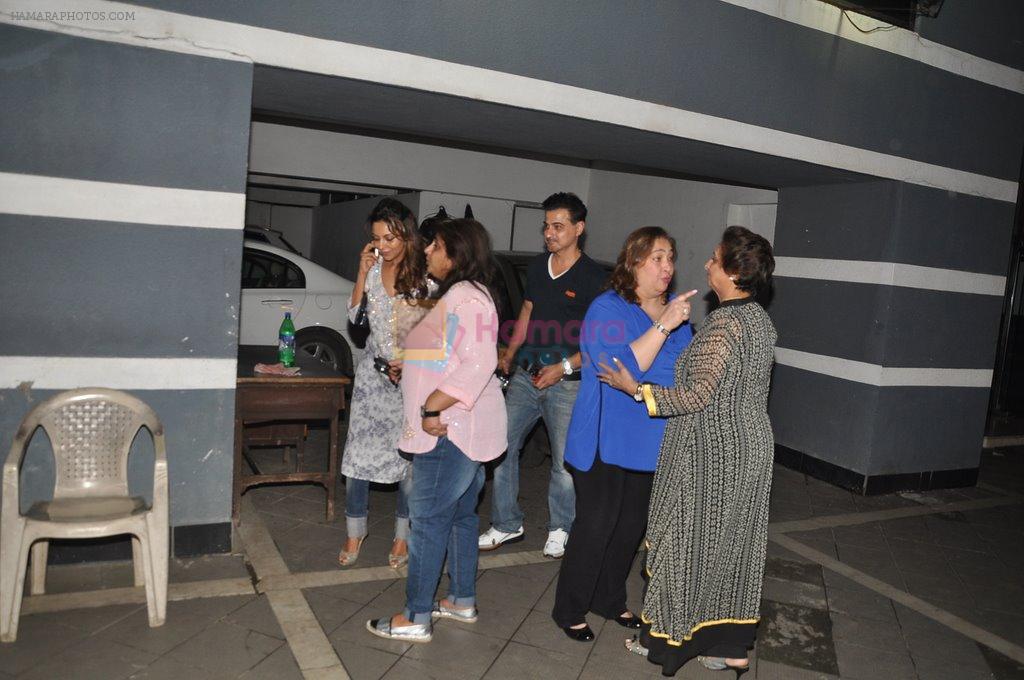 Gauri Khan, Reema Jain, Sanjay Kapoor at Sanjay Kapoor's bash for his mom in Mumbai on 26th Sept 2014