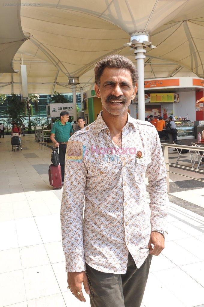 Makrand Deshpande snapped at airport in Mumbai on 27th Sept 2014