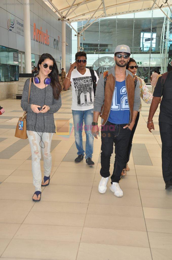 Shraddha Kapoor, Shahid Kapoor snapped at airport in Mumbai on 27th Sept 2014
