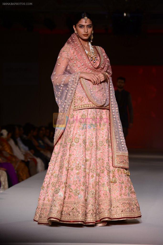 Model walk for Tarun Tahiliani Modern Mughals show for Sahachari Foundation in Mumbai on 28th Sept 2014