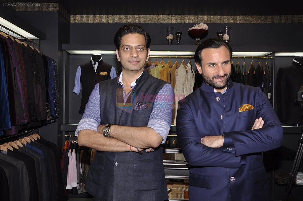 Saif Ali Khan inaugurates designer Raghavendra Rathore's new store in Mumbai on 30th Sept 2014