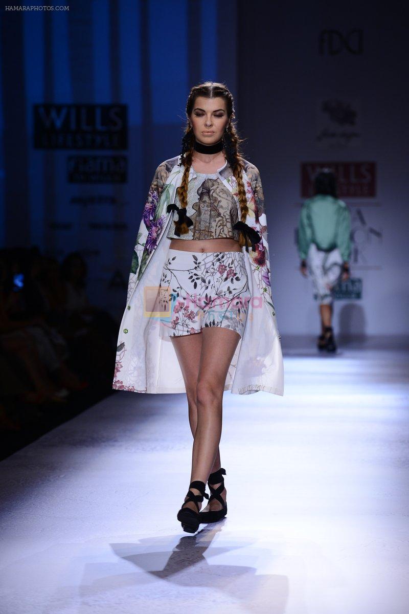 Model walk the ramp for geisha designs Show on wills day 1 on 8th Oct 2014