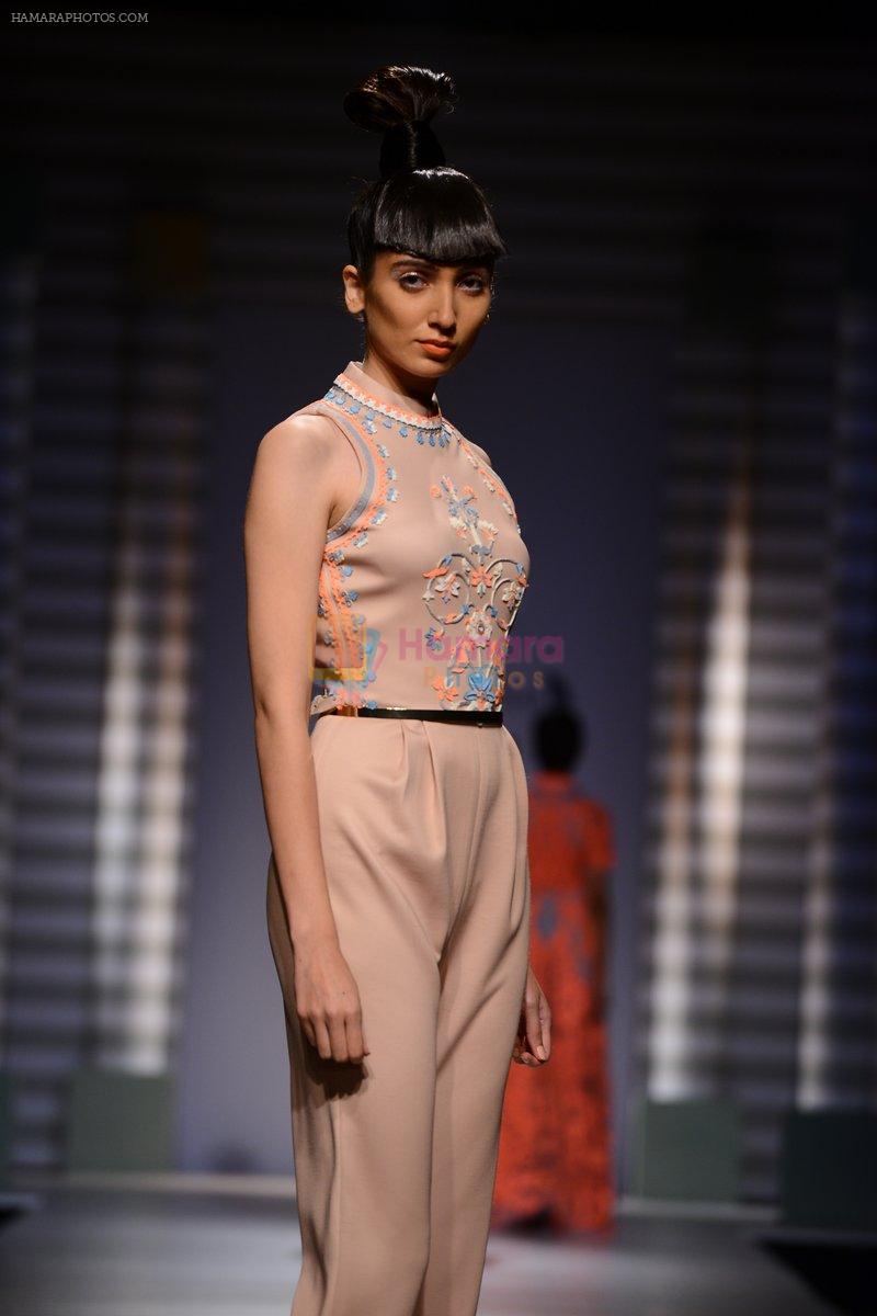 Model walk the ramp for Pankaj Nidhi Show on wills day 2 on 9th Oct 2014