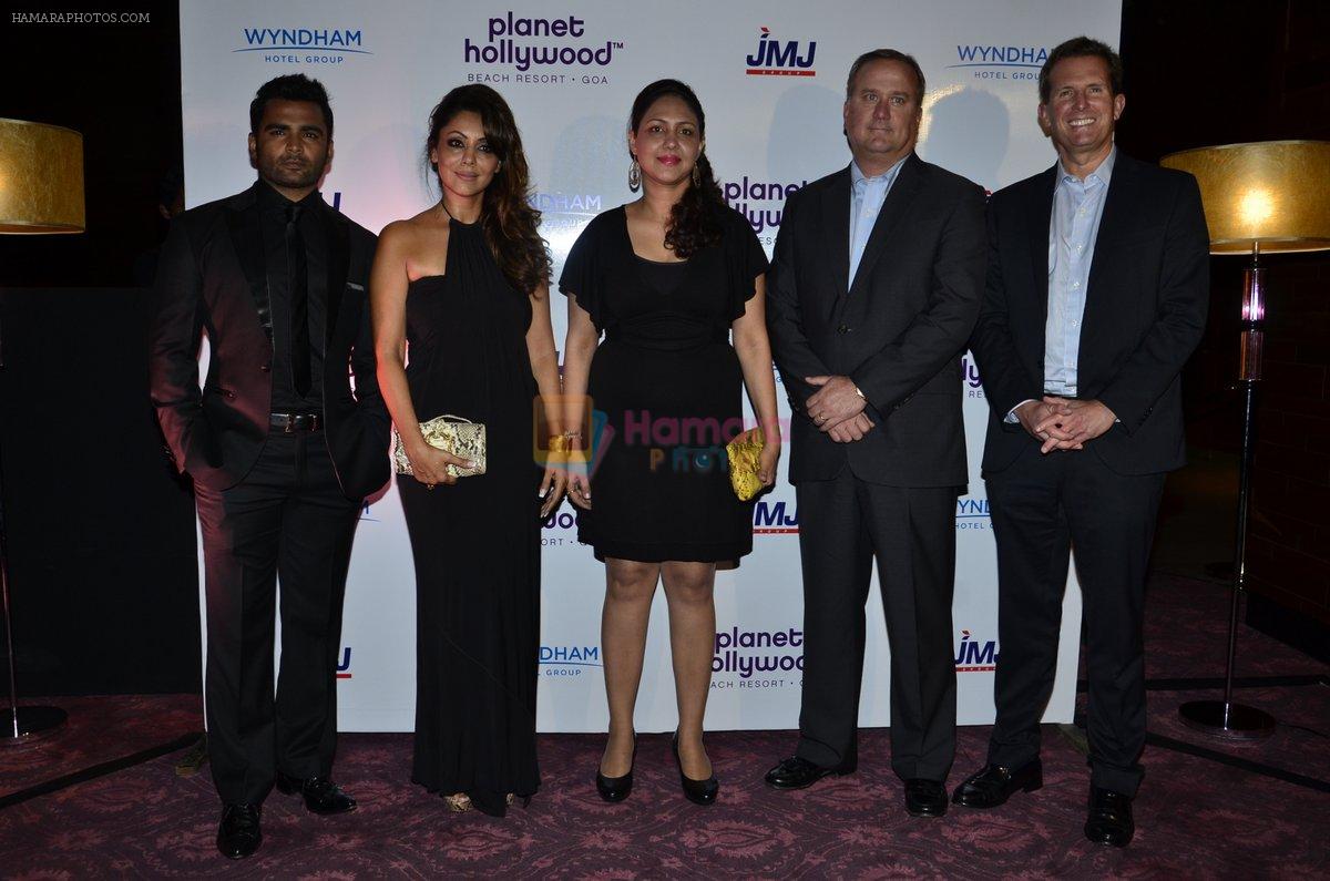 Sachiin Joshi, Gauri Khan at Planet Hollywood launch announcement in Mumbai on 9th Oct 2014
