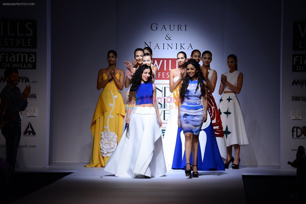 Model walk the ramp for Gauri Nainika Show on wills day 2 on 9th Oct 2014