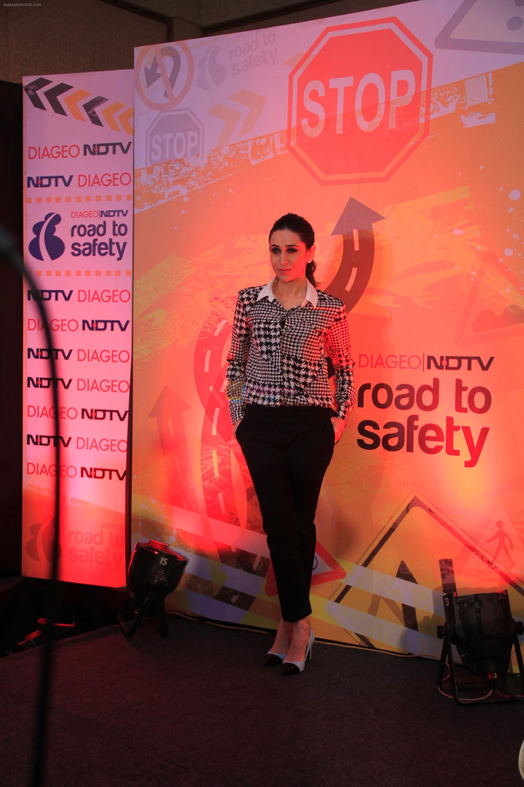 Karisma Kapoor promoting NDTV's campaign, Road To Safety on 10th Oct 2014
