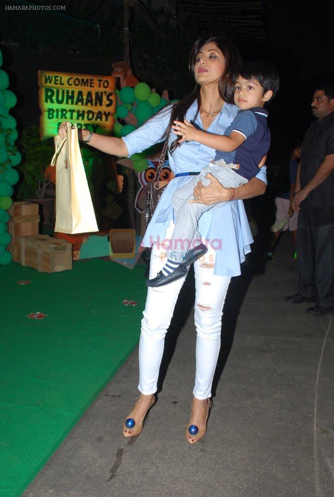 Shilpa Shetty at Divya Khosla Kumar and Bhushan Kumar's son Ruhaan's Birthday Party in Mumbai on 10th Oct 2014