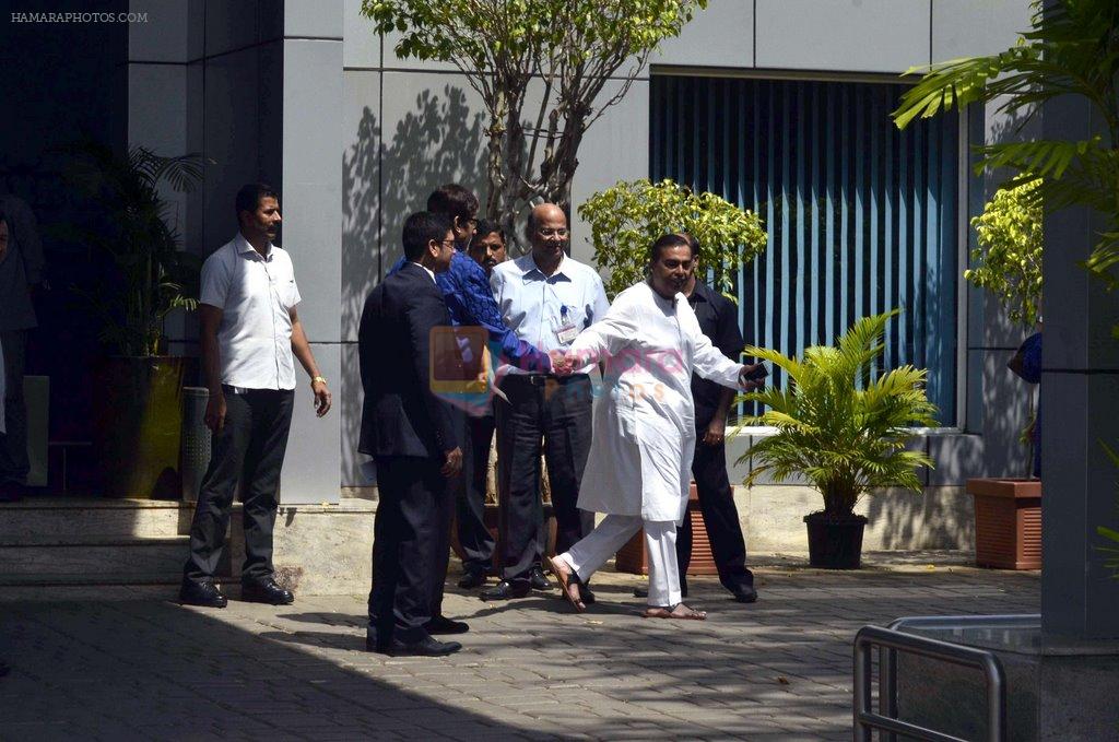 Mukesh Ambani leave for ISL football match in Mumbai on 11th Oct 2014
