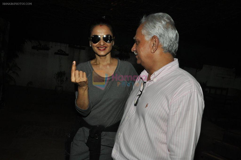 Rekha, Ramesh Sippy at Sonali Cable screening in Sunny Super Sound, Mumbai on 15th Oct 2014