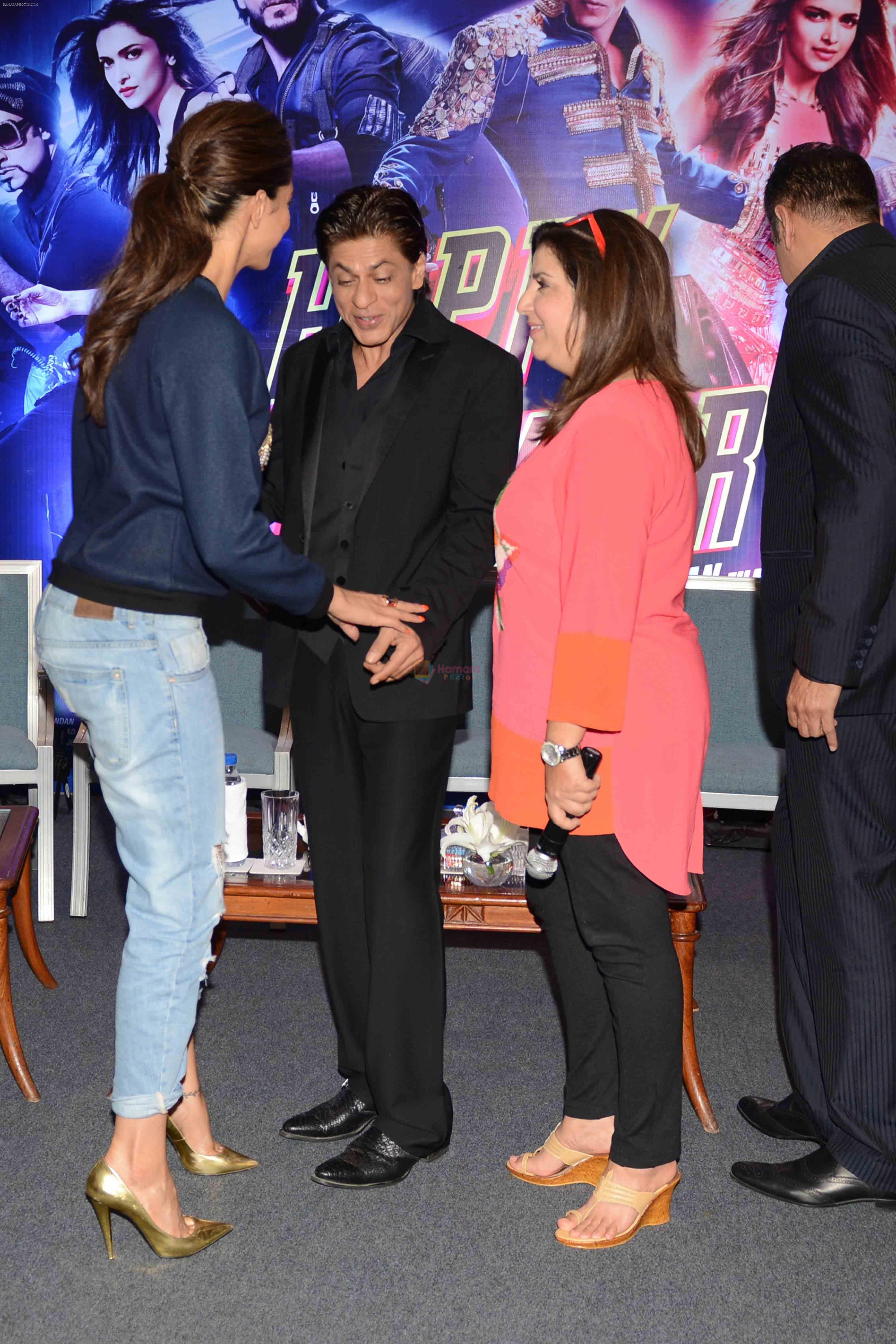 Shahrukh Khan, Deepika Padukone, Farah Khan with happy new year team in delhi on 20th Oct 2014
