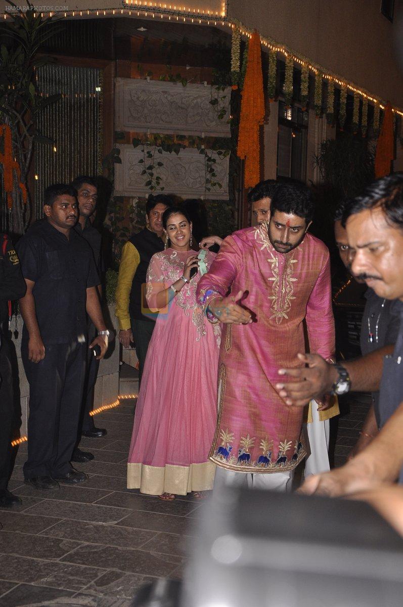 Abhishek Bachchan, Genelia Deshmukh, Riteish Deshmukh at Amitabh Bachchan and family celebrate Diwali in style on 23rd Oct 2014