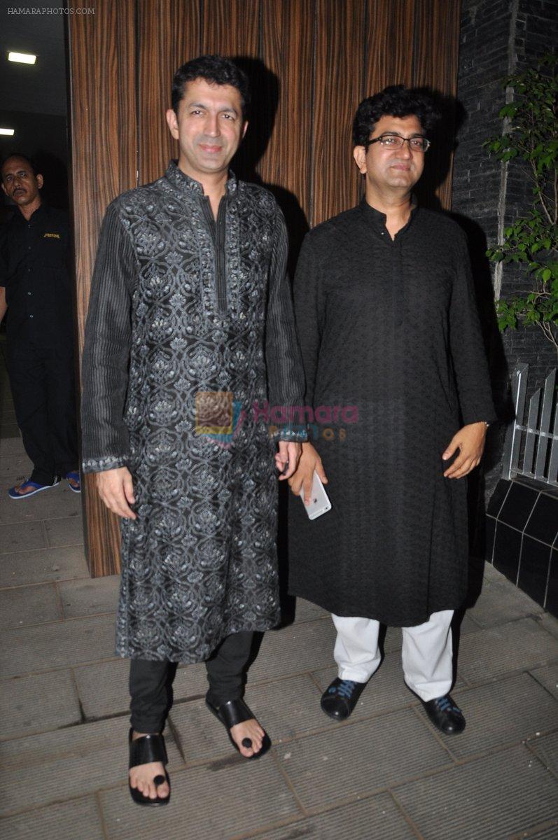 Kunal Kohli, Parsoon Joshi at Aamir Khan's Diwali Bash in Mumbai on 23rd Oct 2014