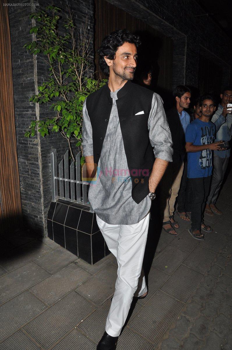 Kunal Kapoor at Aamir Khan's Diwali Bash in Mumbai on 23rd Oct 2014
