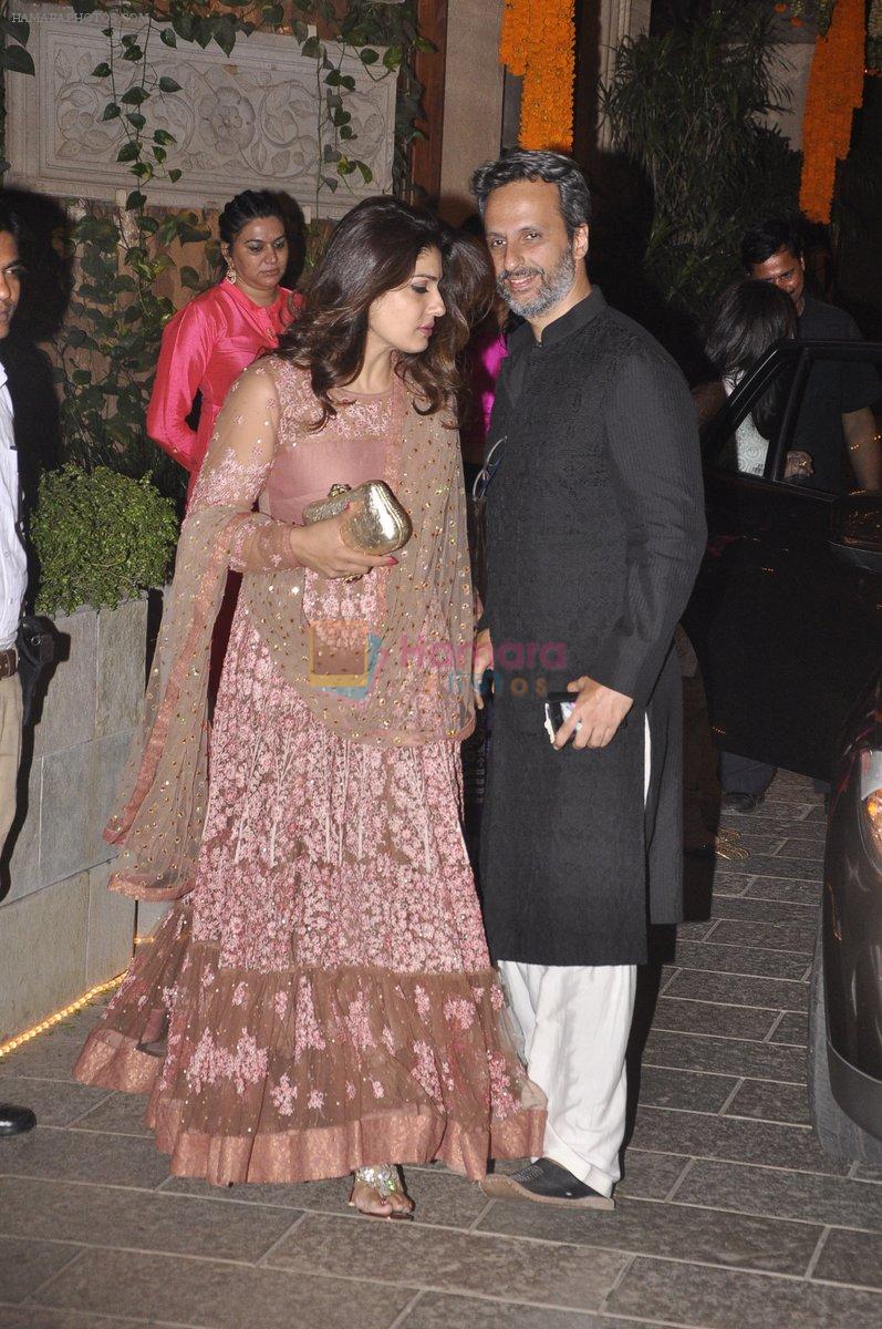 Raveena Tandon at Amitabh Bachchan and family celebrate Diwali in style on 23rd Oct 2014