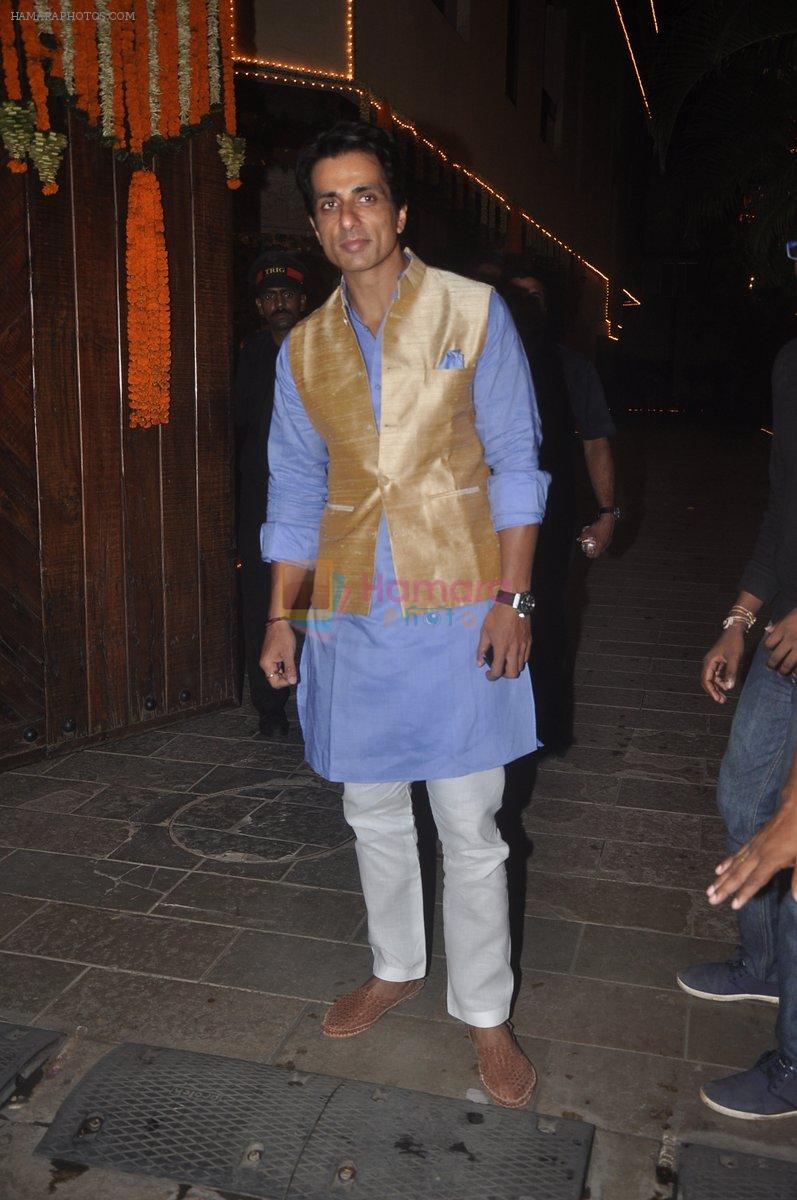 Sonu sood at Amitabh Bachchan and family celebrate Diwali in style on 23rd Oct 2014
