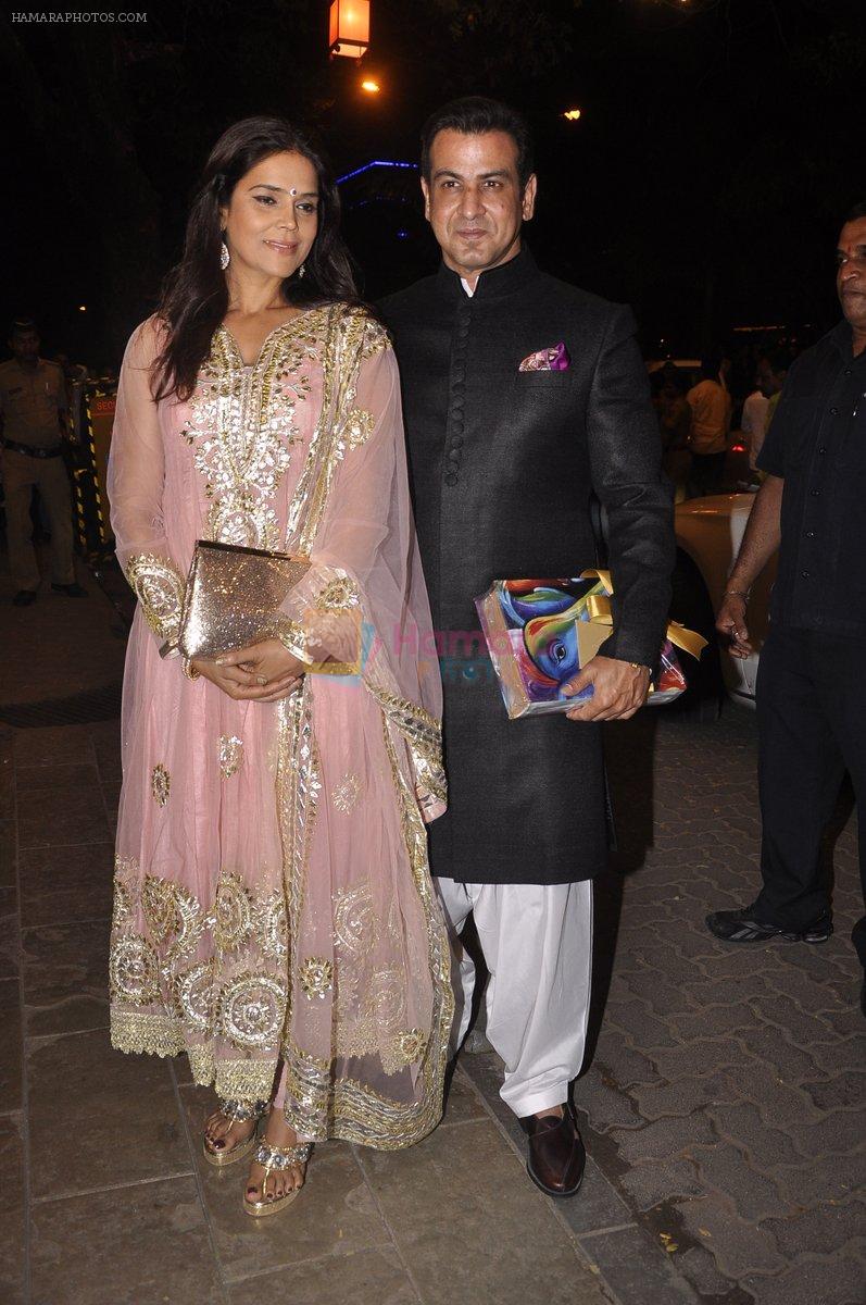 Ronit Roy at Amitabh Bachchan and family celebrate Diwali in style on 23rd Oct 2014