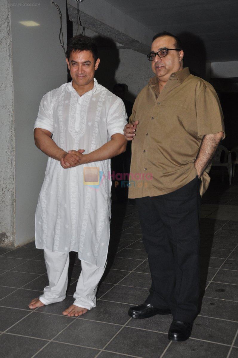 Aamir Khan, Rajkumar Santoshi at Aamir Khan's Diwali Bash in Mumbai on 23rd Oct 2014