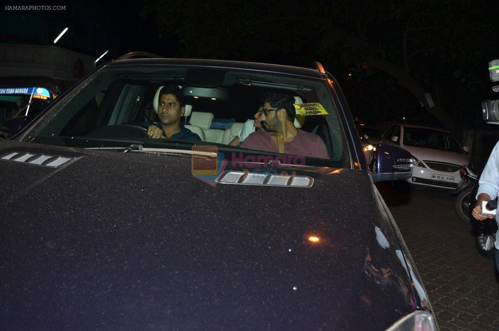 Arjun Kapoor snapped in Juhu, Mumbai on 25th Oct 2014