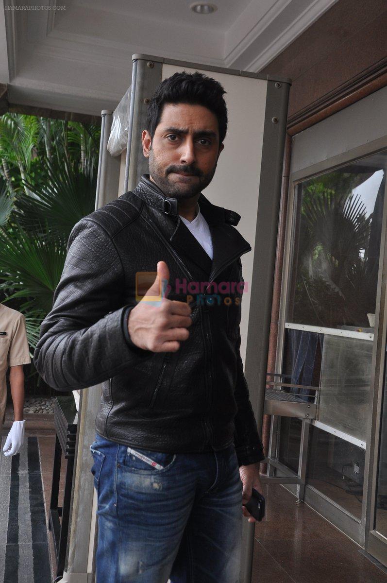 Abhishek Bachchan at Happy New Year game launch by Hungama in Taj Land's End, Mumbai on 27th Oct 2014