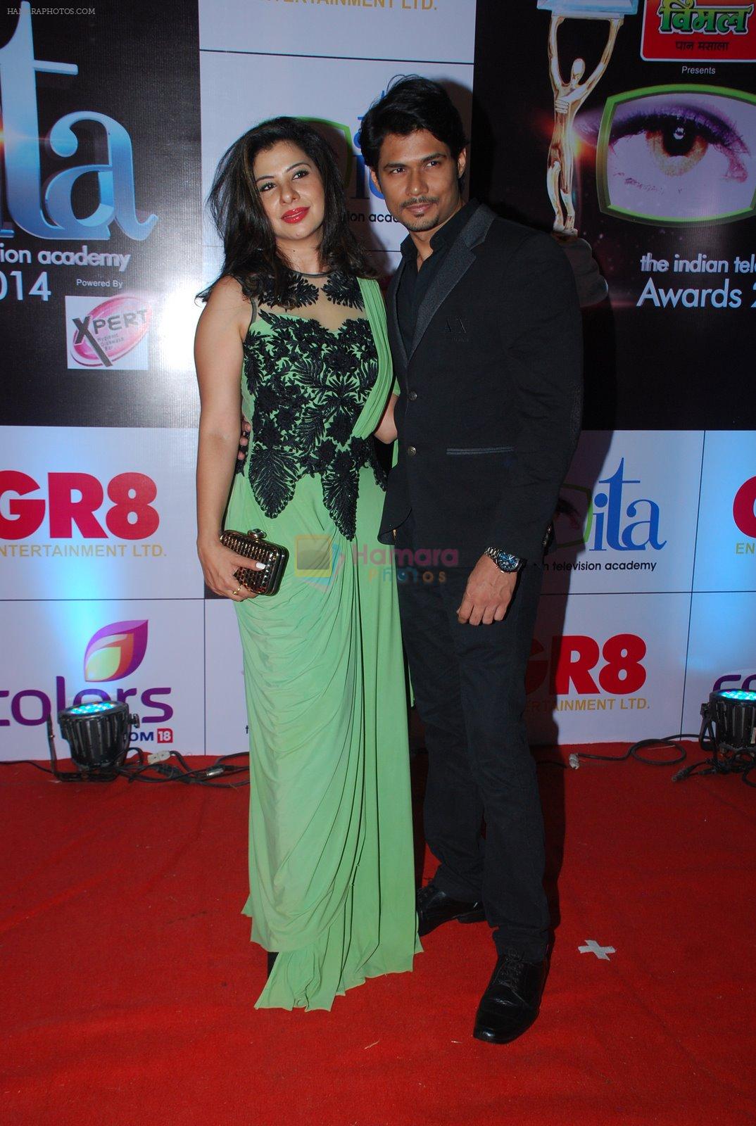 Sambhavna Seth at ITA Awards red carpet in Mumbai on 1st Nov 2014