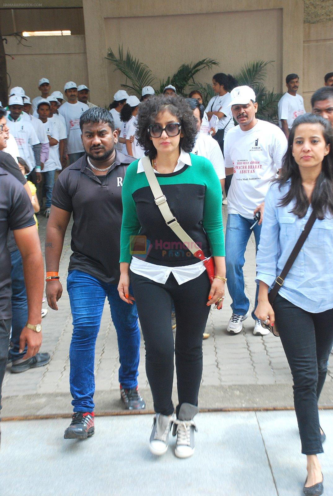 Manisha Koirala at cleanliness drive by Nahar Group in Powai on 2nd Nov 2014