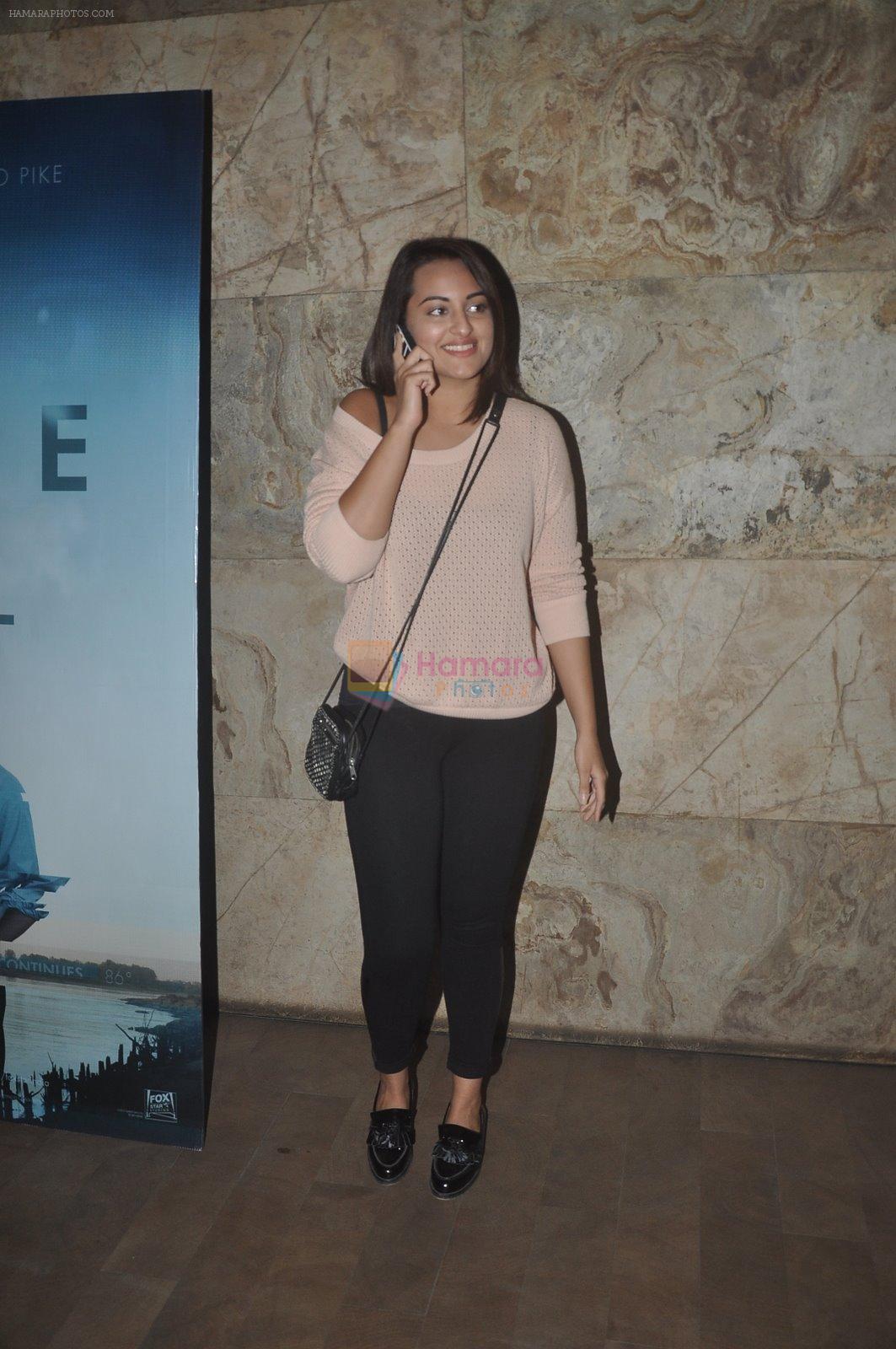 Sonakshi Sinha at Gone Girl screening in Lightbox, mumbai on 3rd Nov 2014