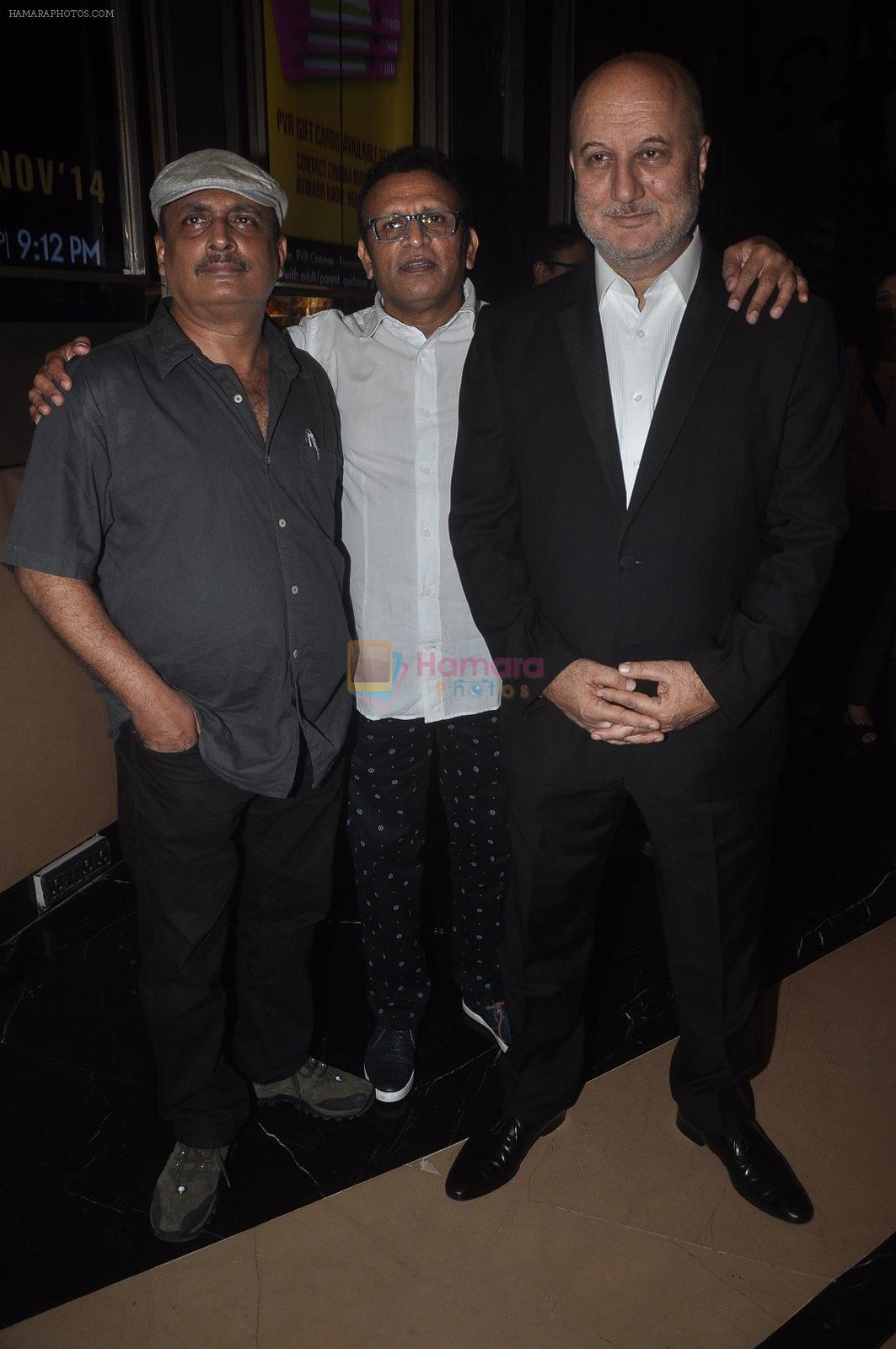 Anupam Kher, Annu Kapoor, Piyush Mishra at The Shaukeens premiere in PVR, Mumbai on 6th Nov 2014
